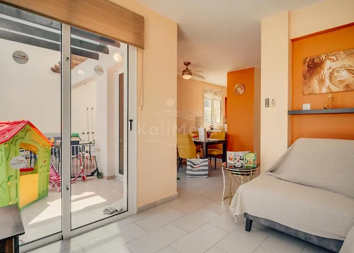 Willa Sunrise Pernera *