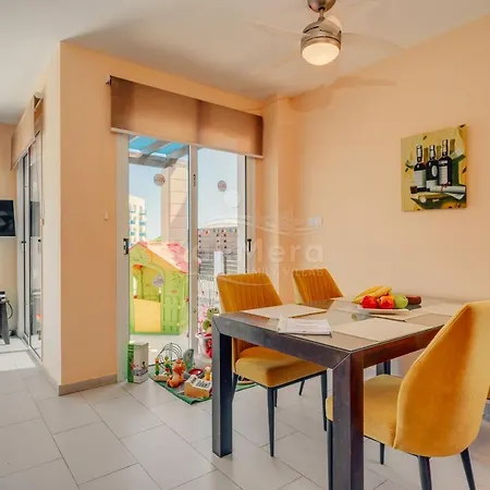 ヴィラ Sunrise Pernera パラリムニ